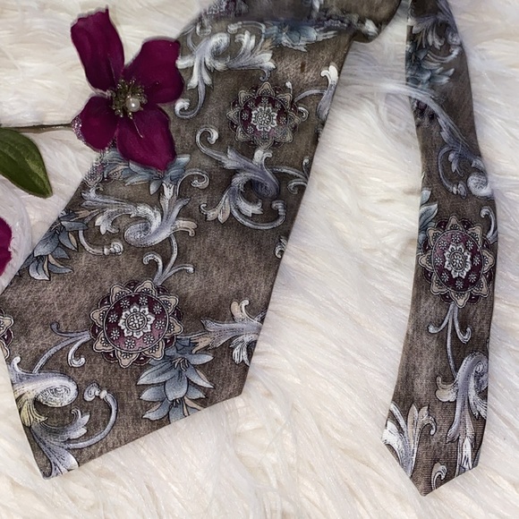 PIERRE CARDIN 100% silk tie - Picture 5 of 8